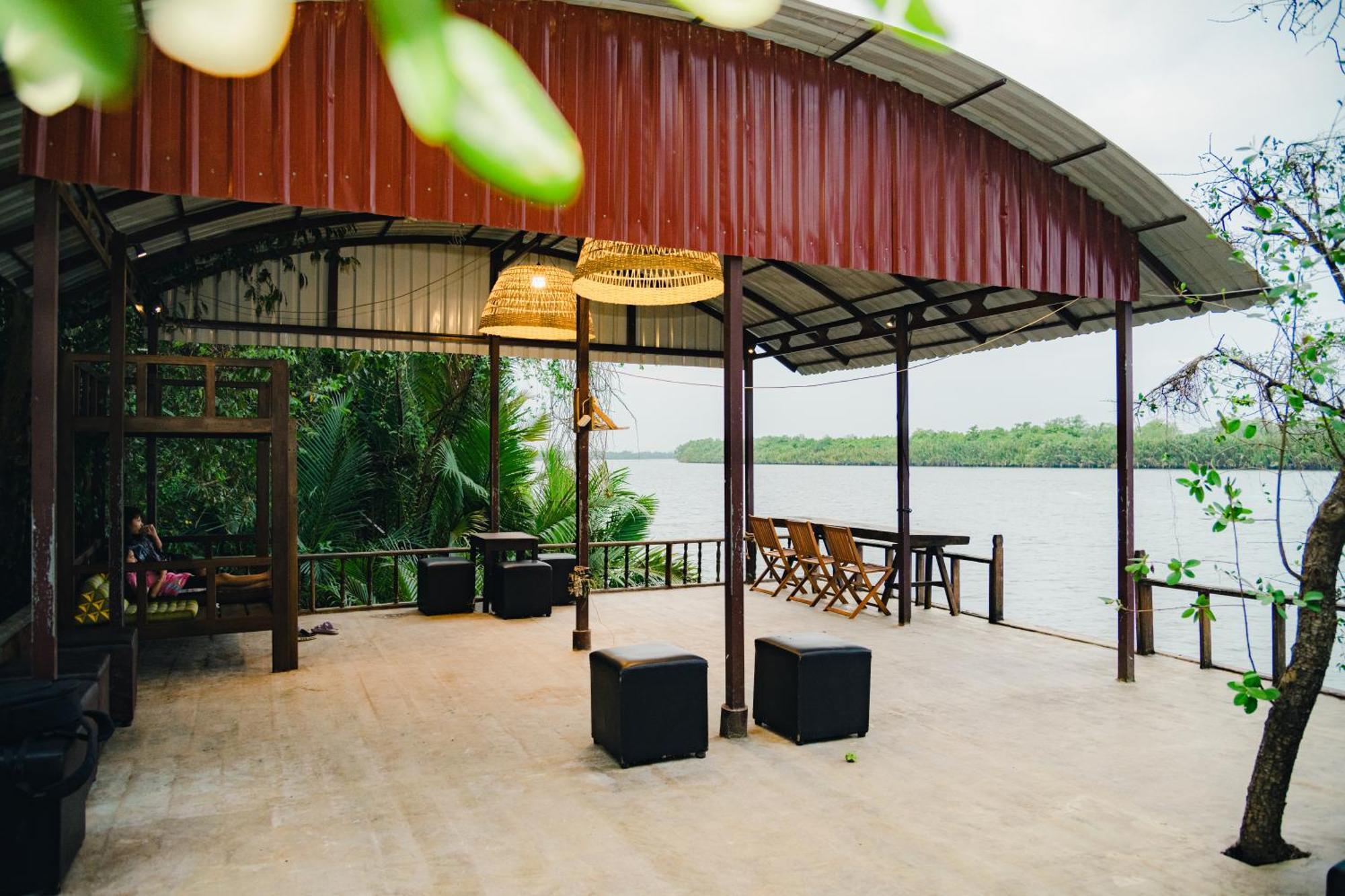 Banyan Tree Hostel Kampot Bagian luar foto