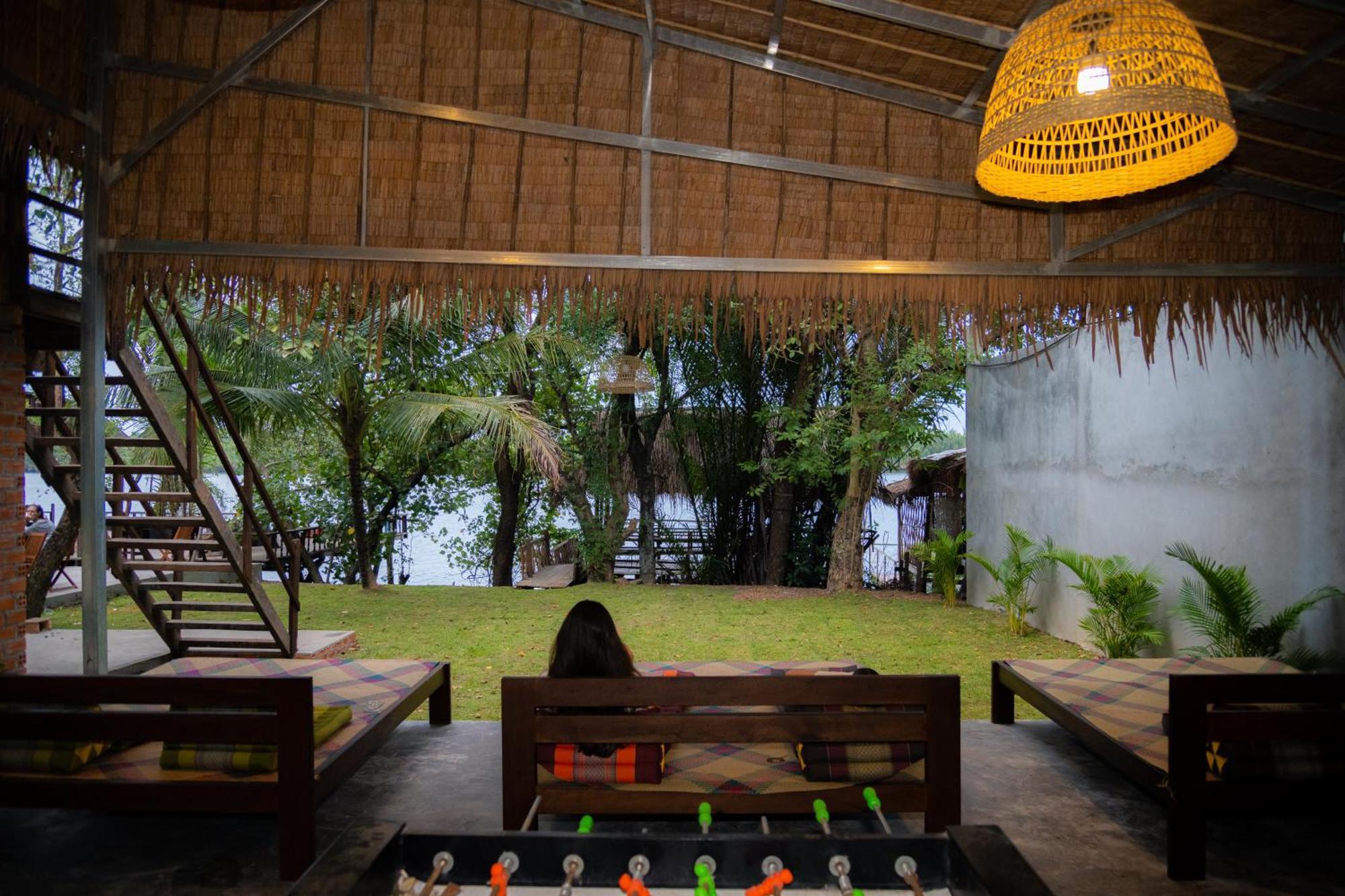 Banyan Tree Hostel Kampot Bagian luar foto