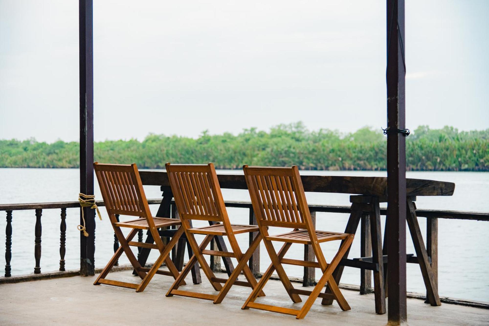 Banyan Tree Hostel Kampot Bagian luar foto