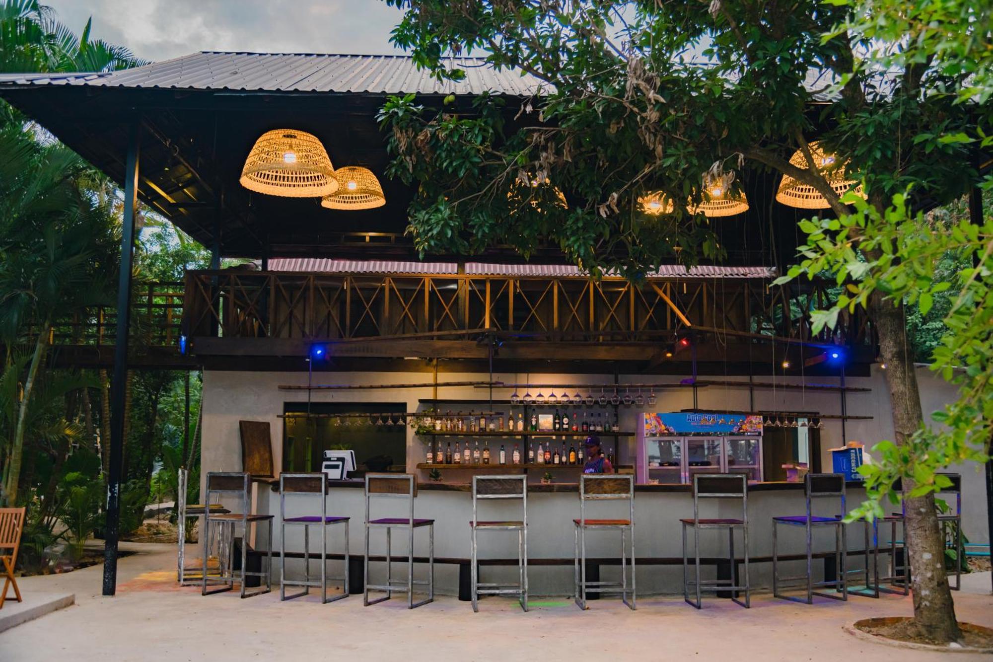 Banyan Tree Hostel Kampot Bagian luar foto
