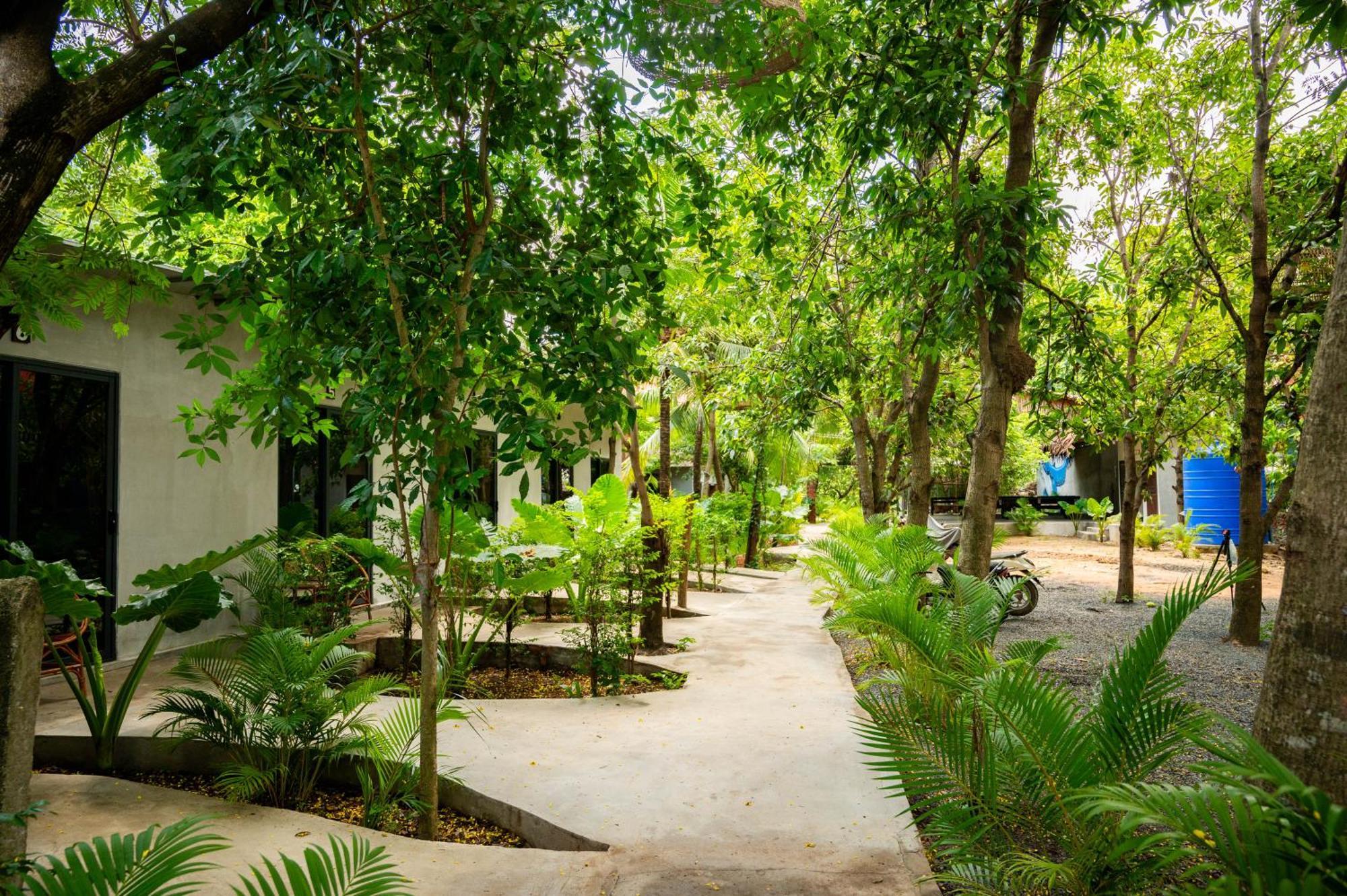 Banyan Tree Hostel Kampot Bagian luar foto