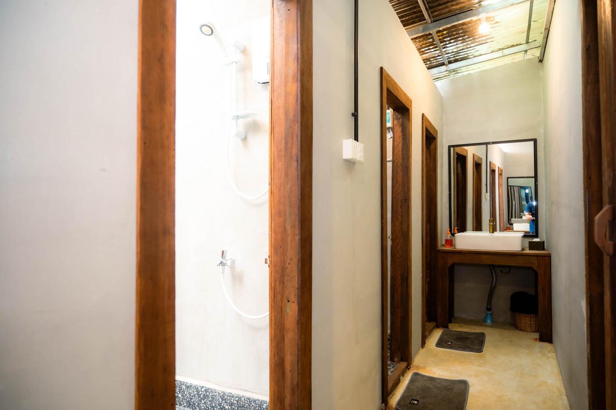 Banyan Tree Hostel Kampot Bagian luar foto