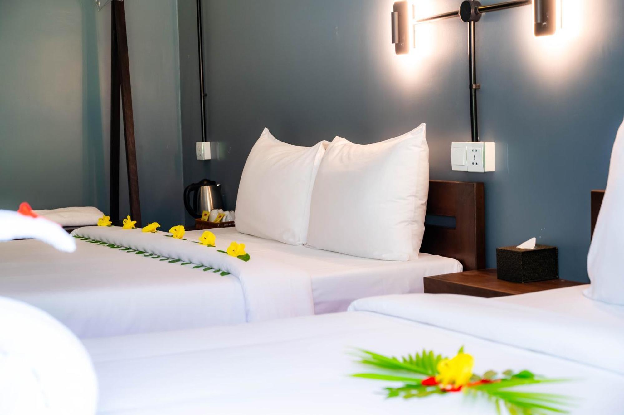 Banyan Tree Hostel Kampot Bagian luar foto